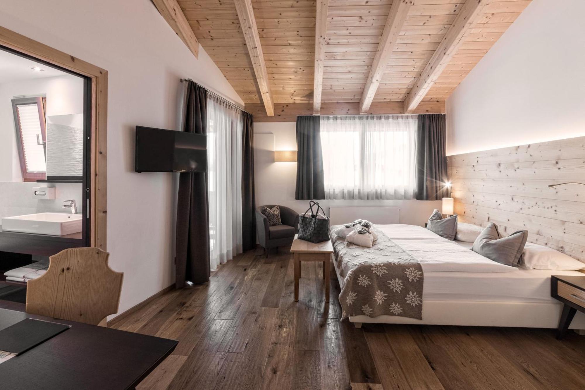 Hotel Ciasa Soleil 拉维拉 外观 照片